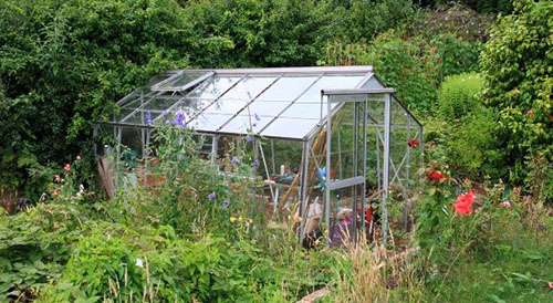 Self Sufficient Greenhouse Gardening